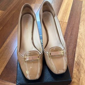 Prada size 41.5 cammeo color
